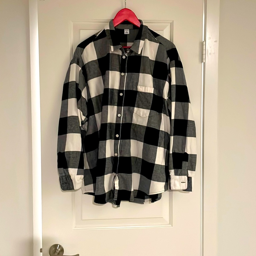 Like new Old Navy check top size XL